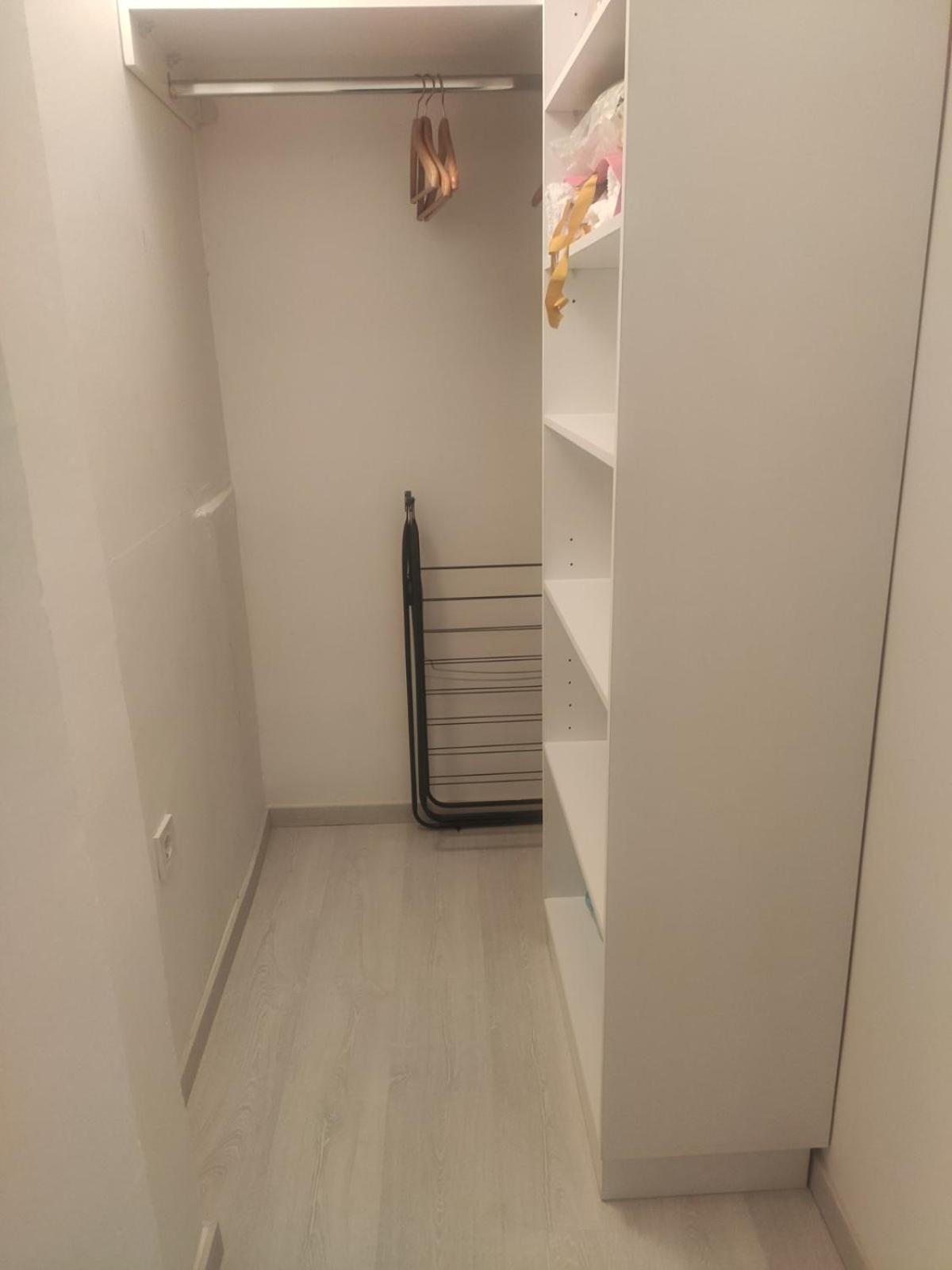 Center White Apartment! *